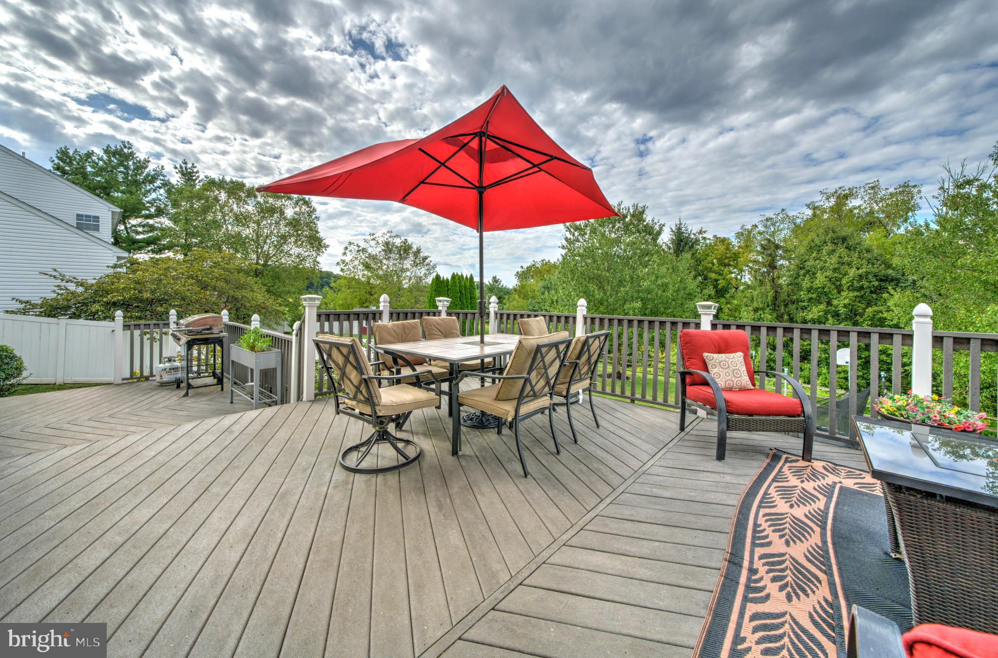 1005 DORCHESTER LANE