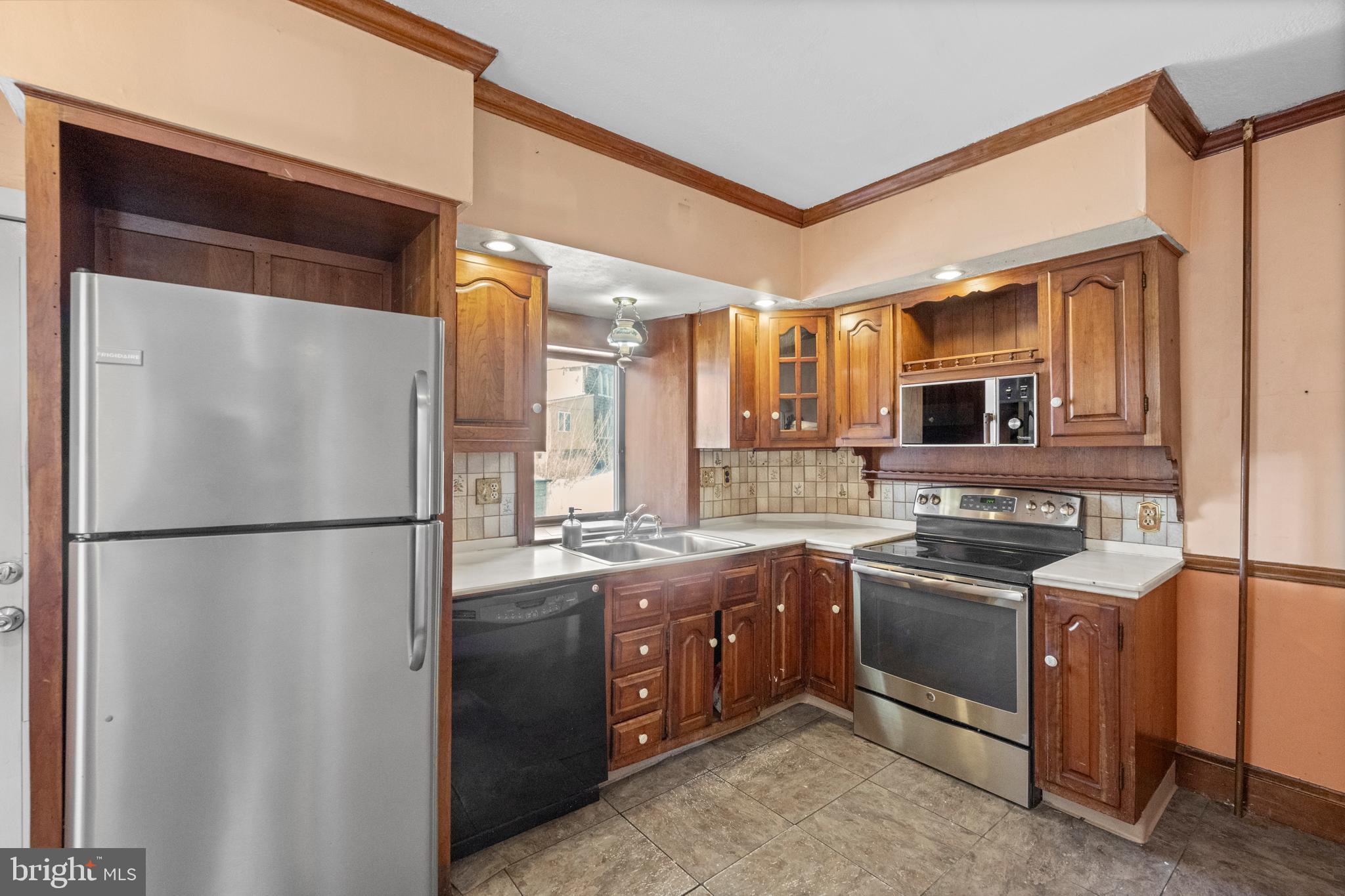 458 RENFREW AVENUE