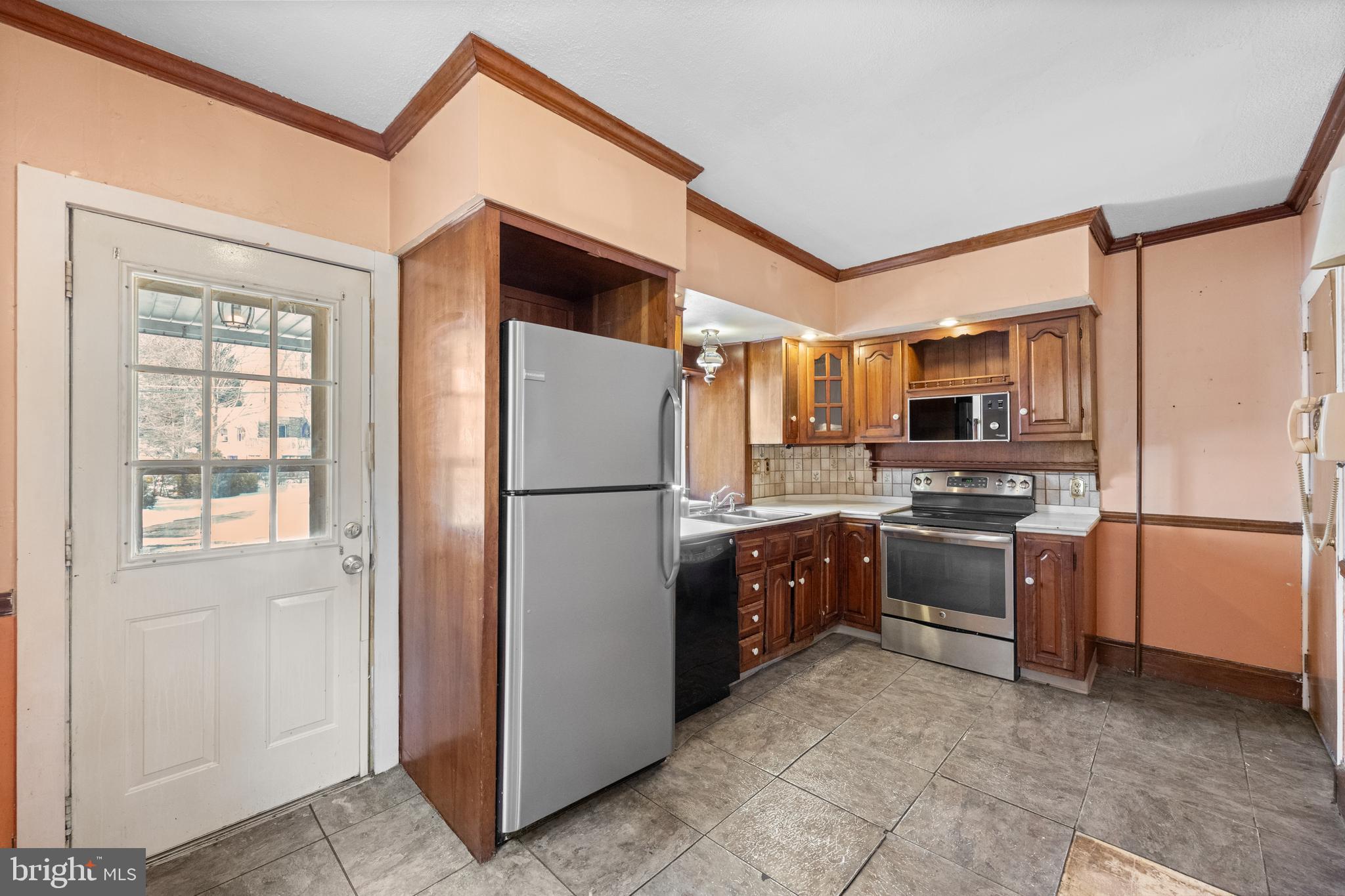 458 RENFREW AVENUE