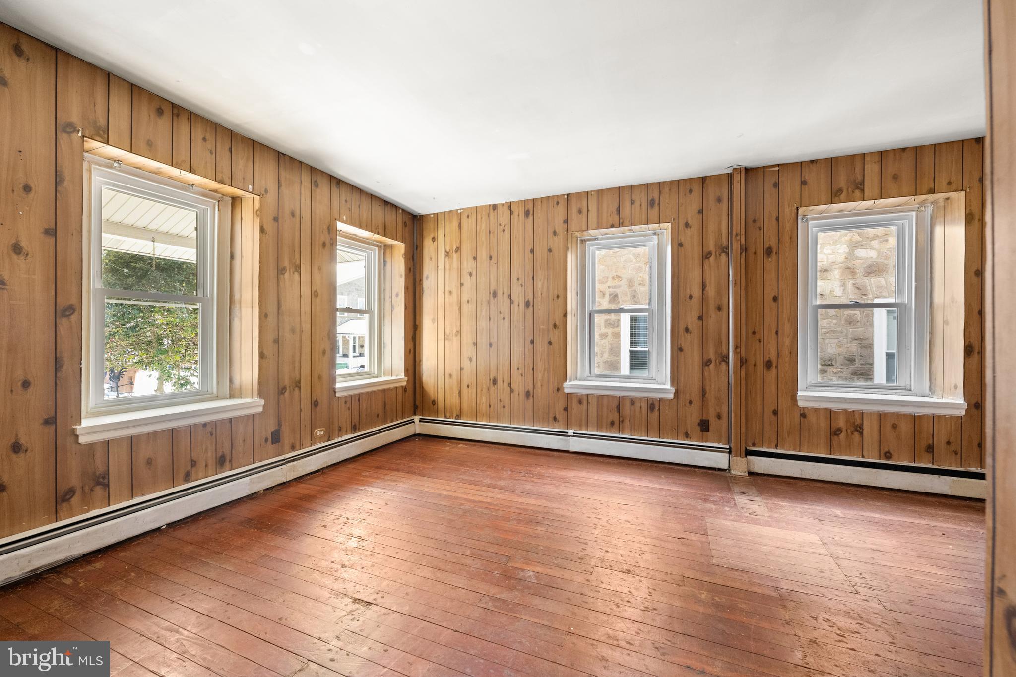 458 RENFREW AVENUE