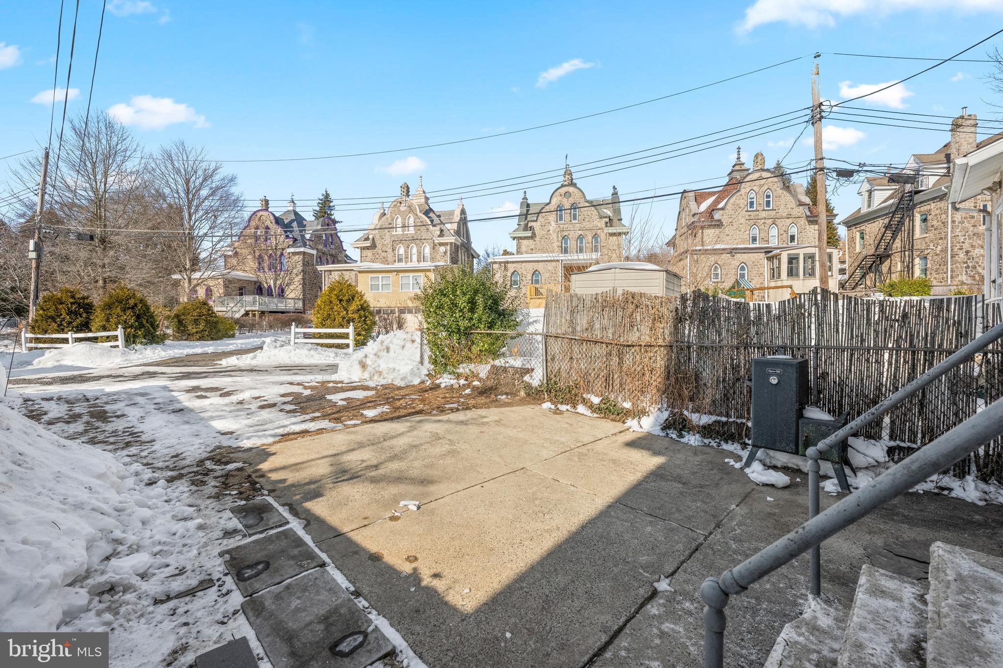 458 RENFREW AVENUE