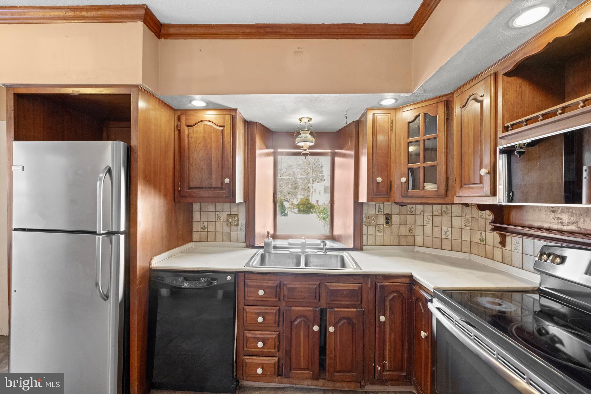 458 RENFREW AVENUE