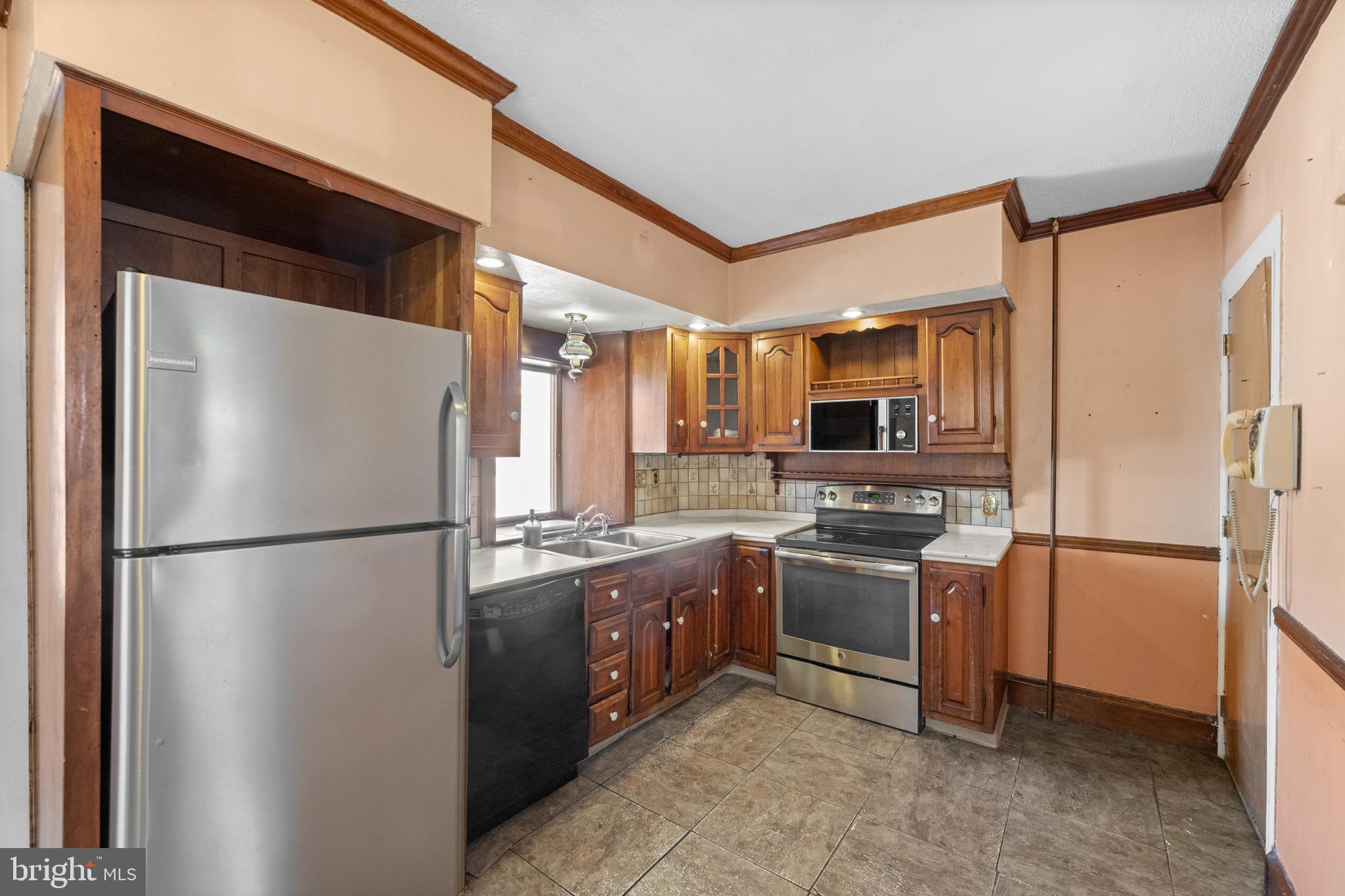 458 RENFREW AVENUE
