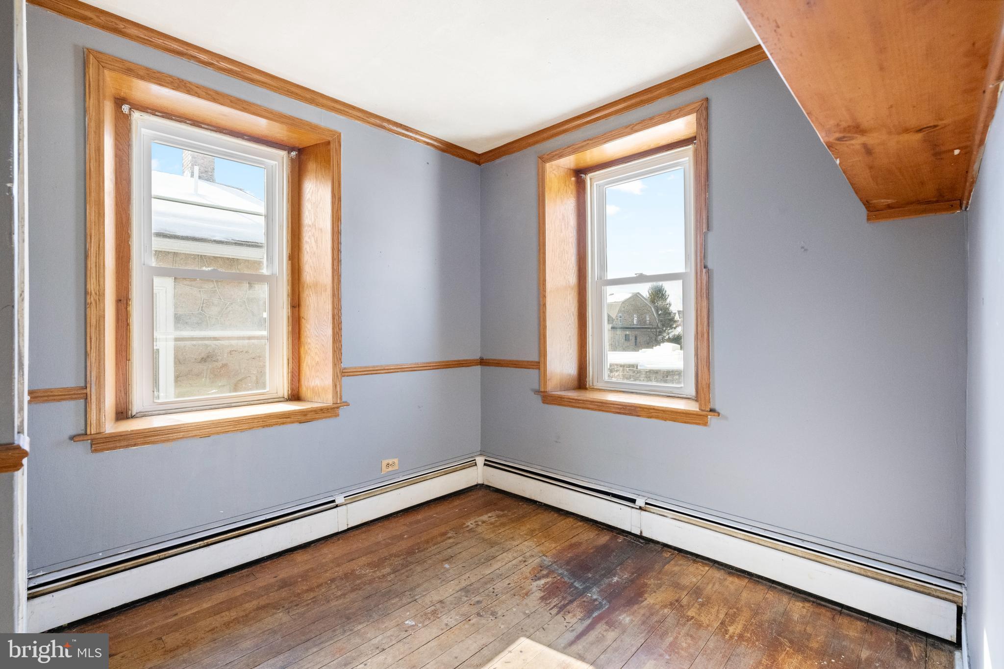 458 RENFREW AVENUE