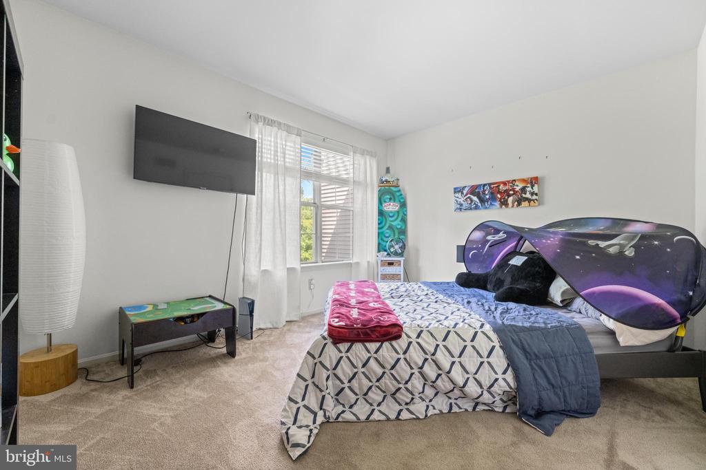 2451 NORRINGTON DRIVE