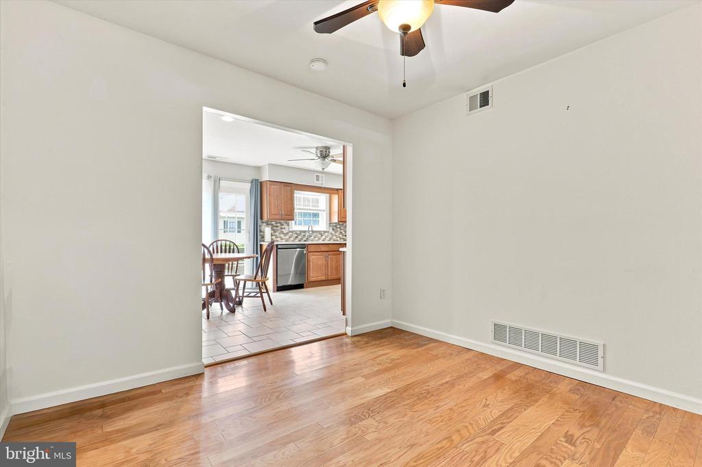 402 CENTENNIAL COURT