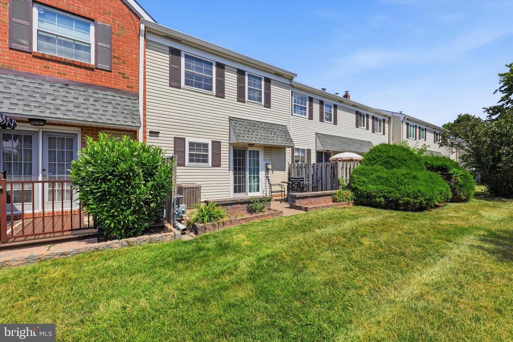 402 CENTENNIAL COURT