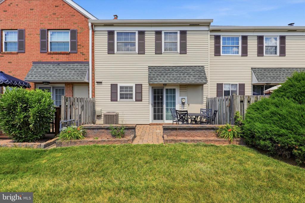 402 CENTENNIAL COURT