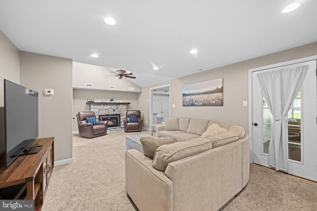 2148 PHEASANT HILL ROAD