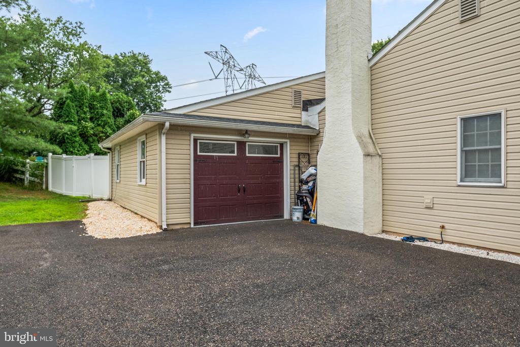 2148 PHEASANT HILL ROAD