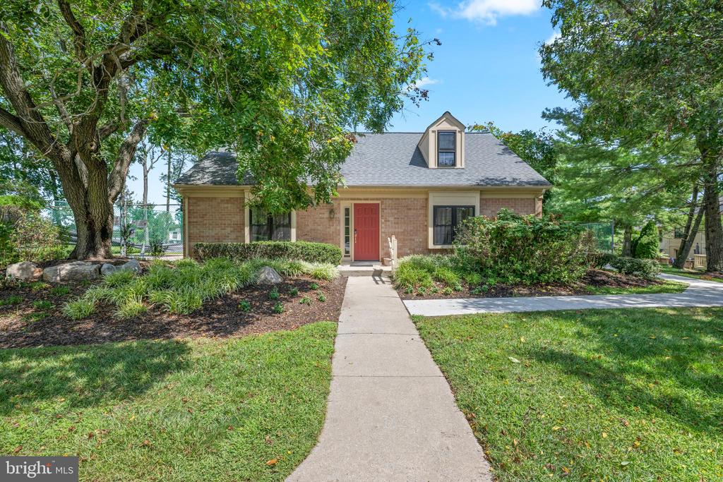 555 CANTERBURY ROAD
