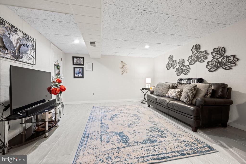 555 CANTERBURY ROAD