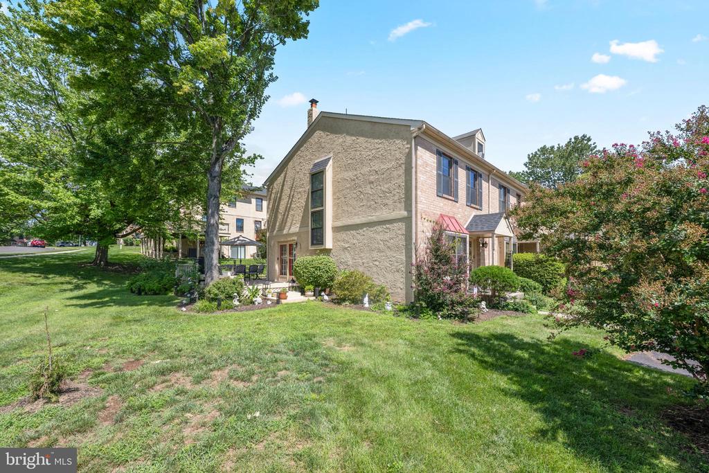 555 CANTERBURY ROAD
