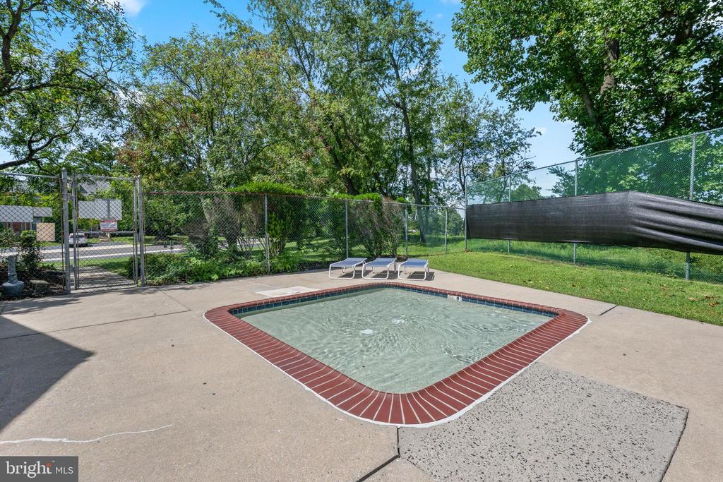 555 CANTERBURY ROAD