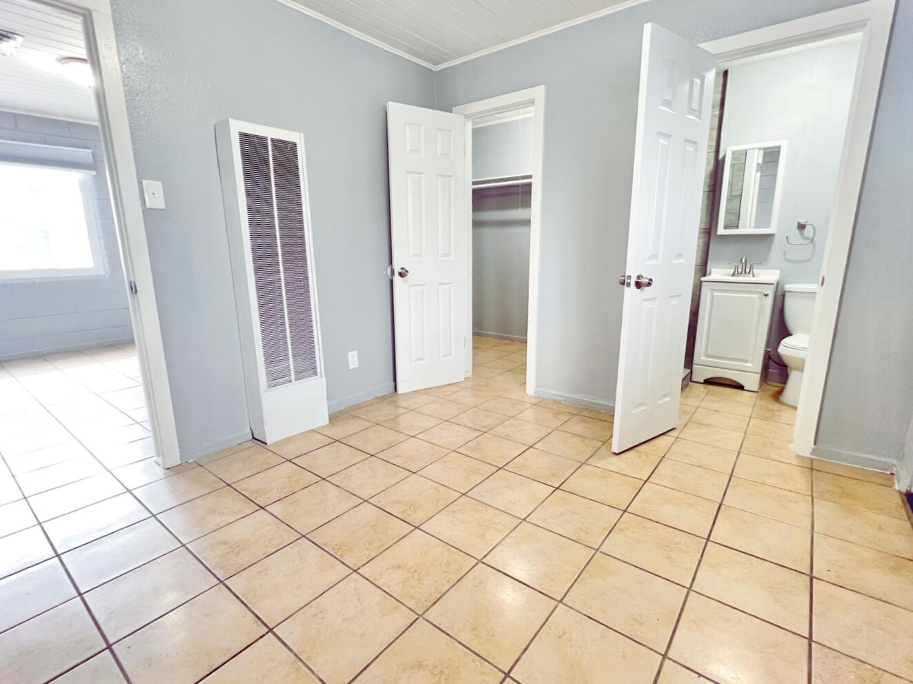 1028 Alvarado Drive SE