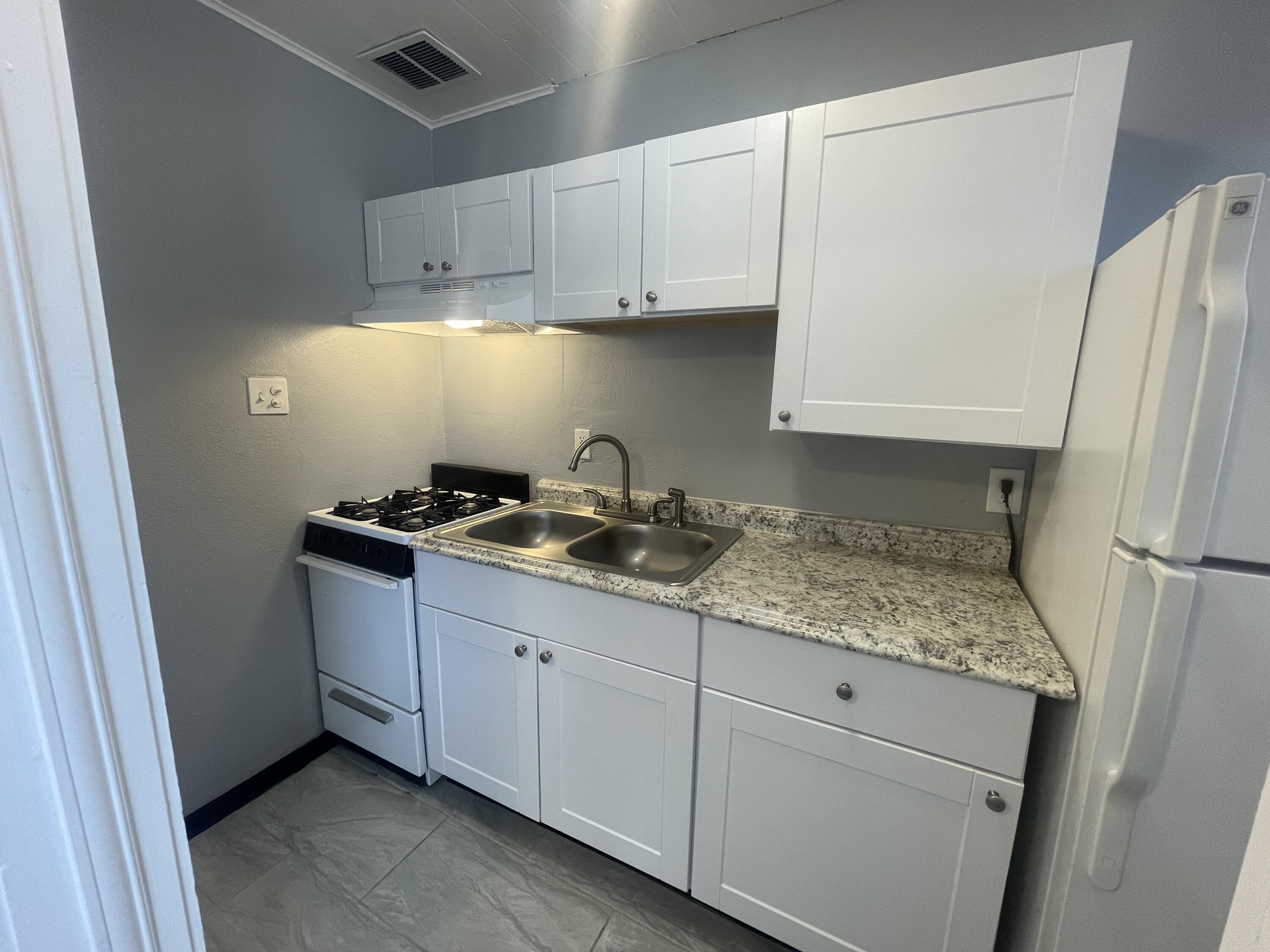 1028 Alvarado Drive SE