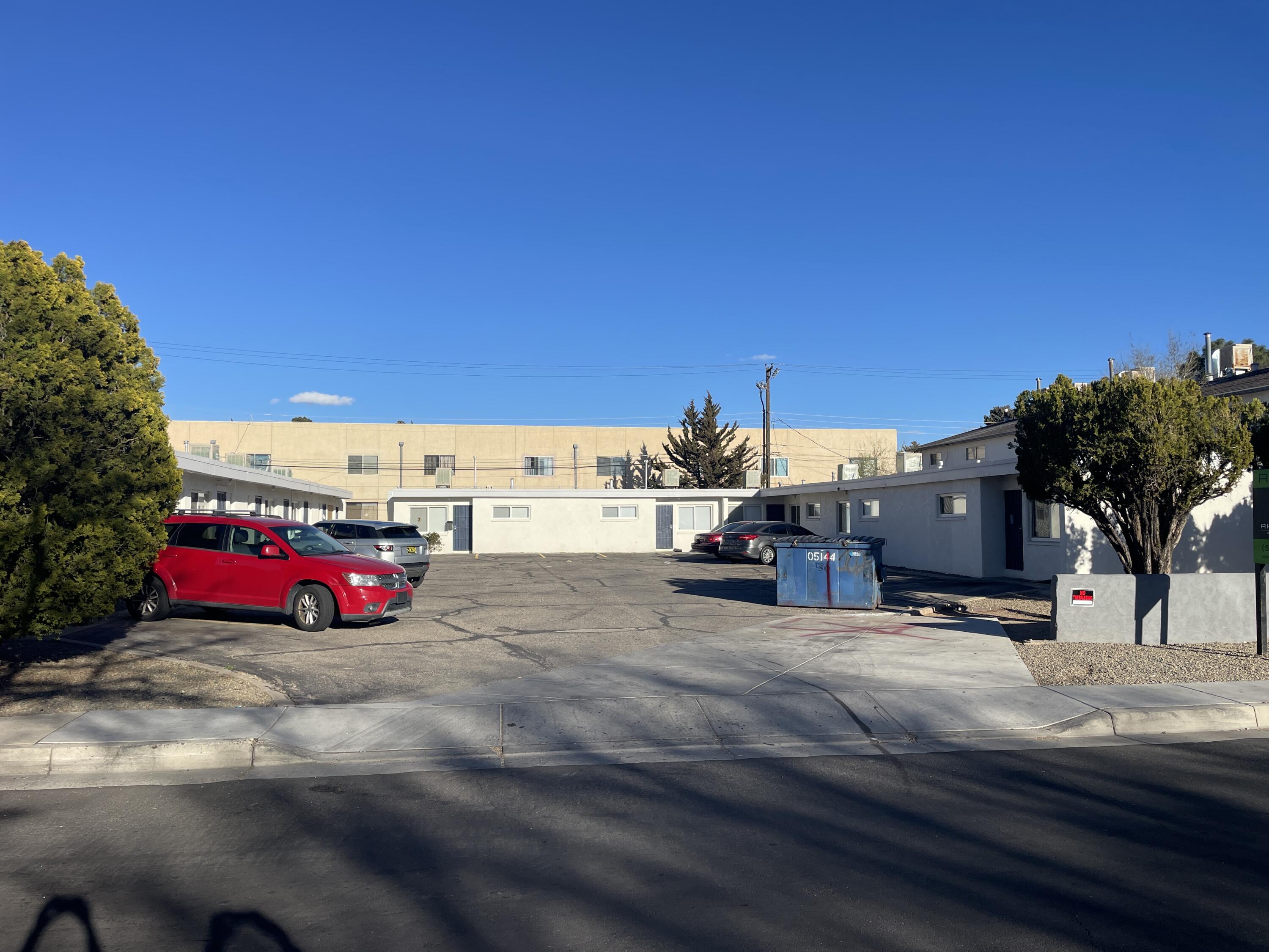 1028 Alvarado Drive SE