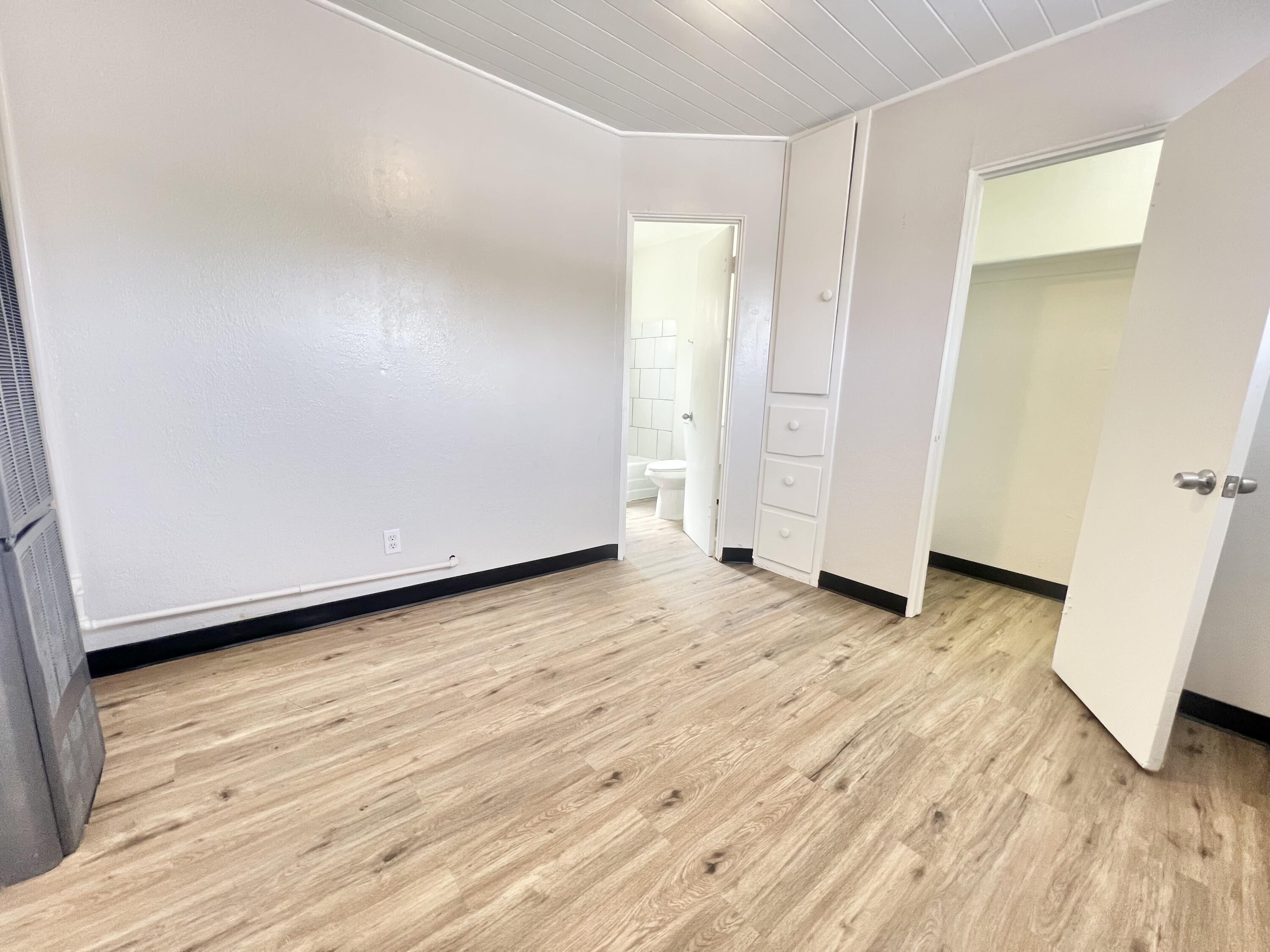 1028 Alvarado Drive SE