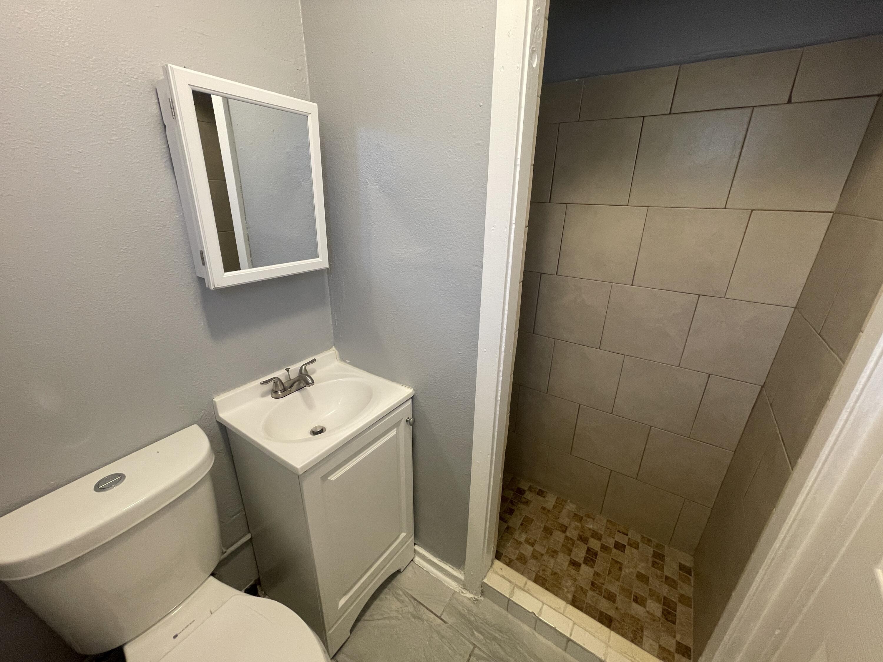 1028 Alvarado Drive SE