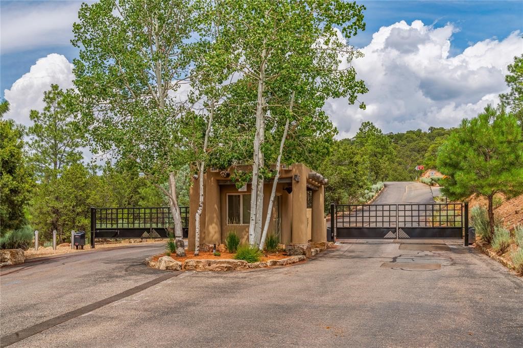 2505 Camino Sarita