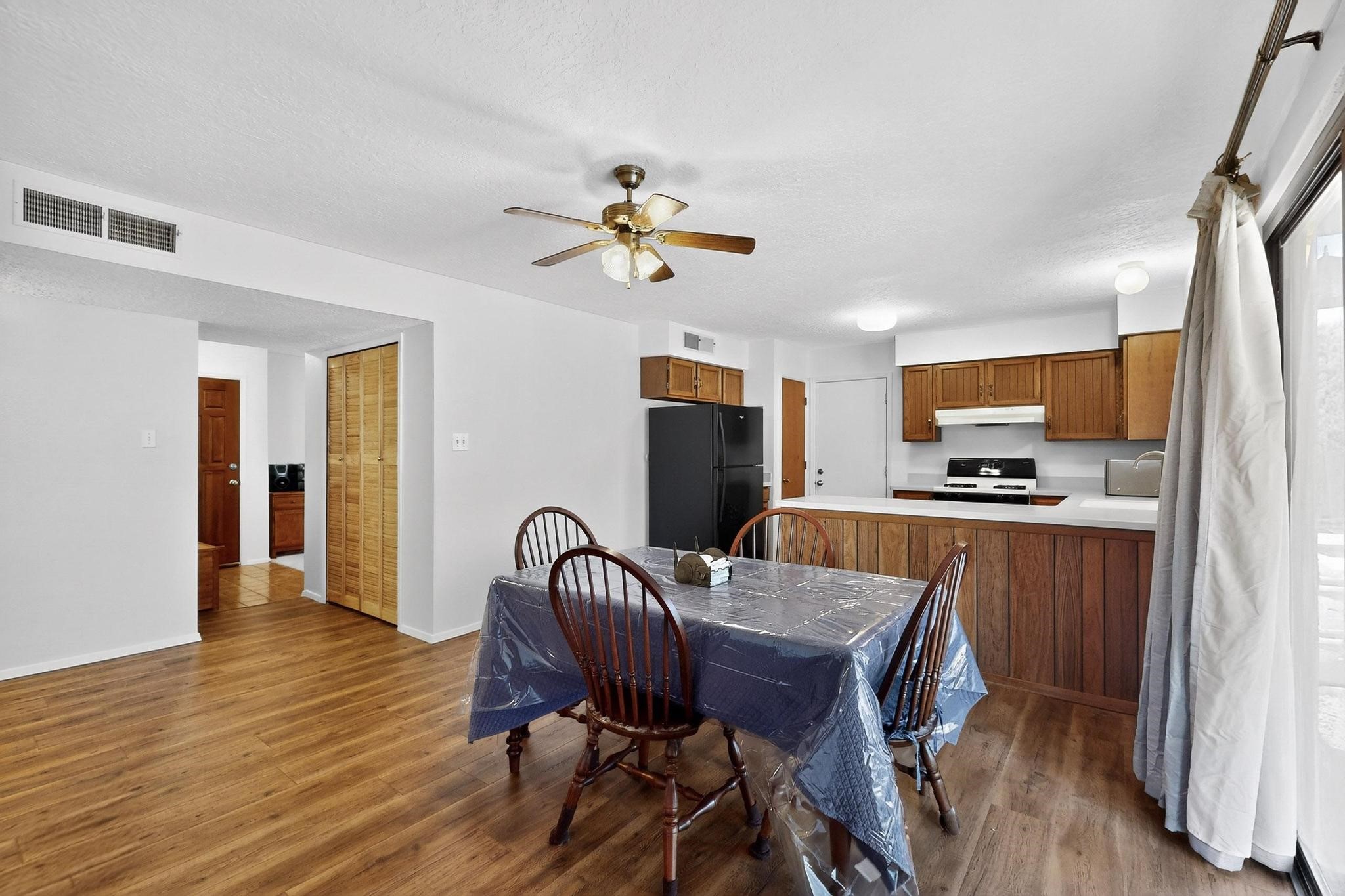 2454 Camino Capitan