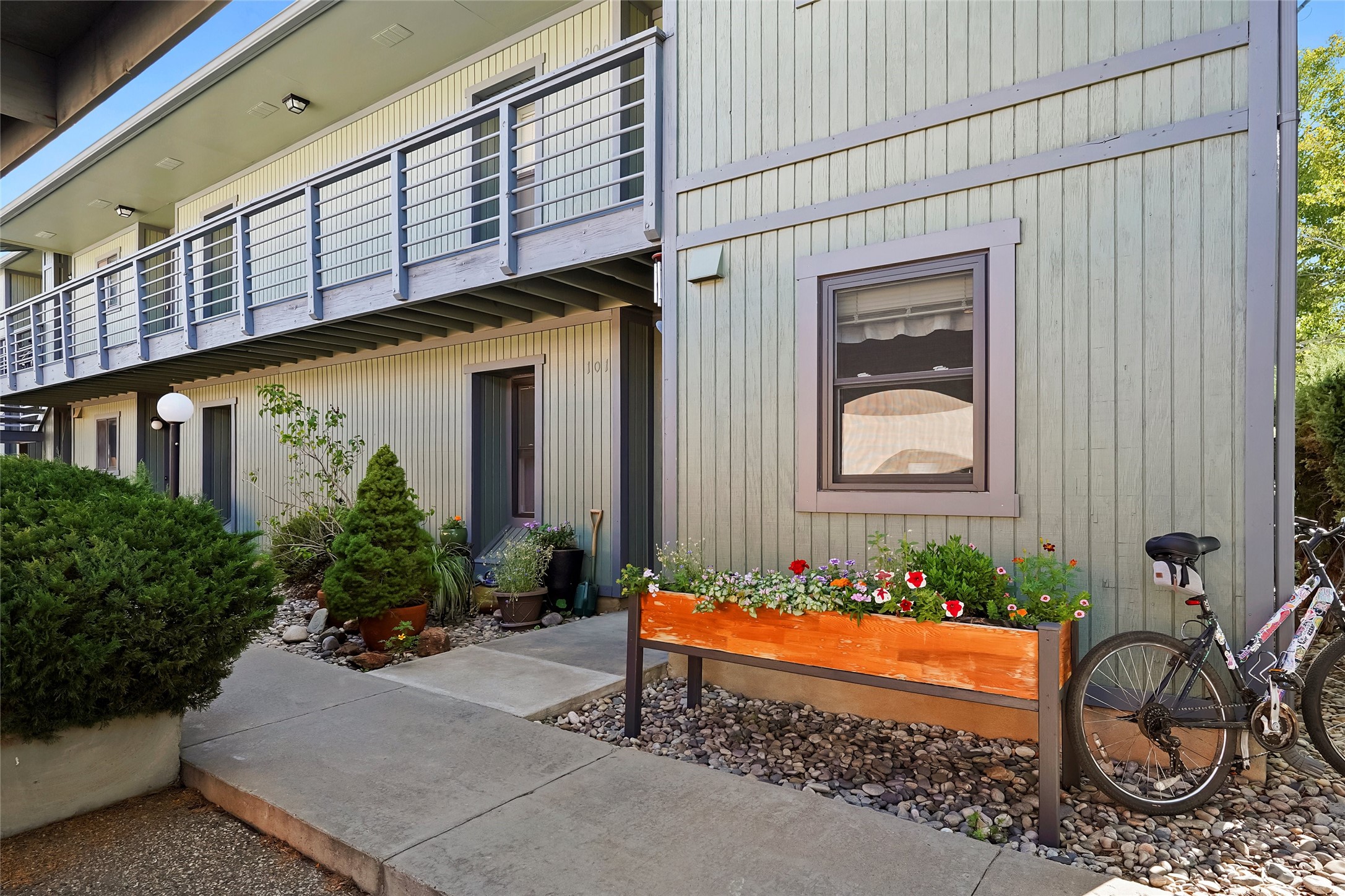 1300 Iris Street 101