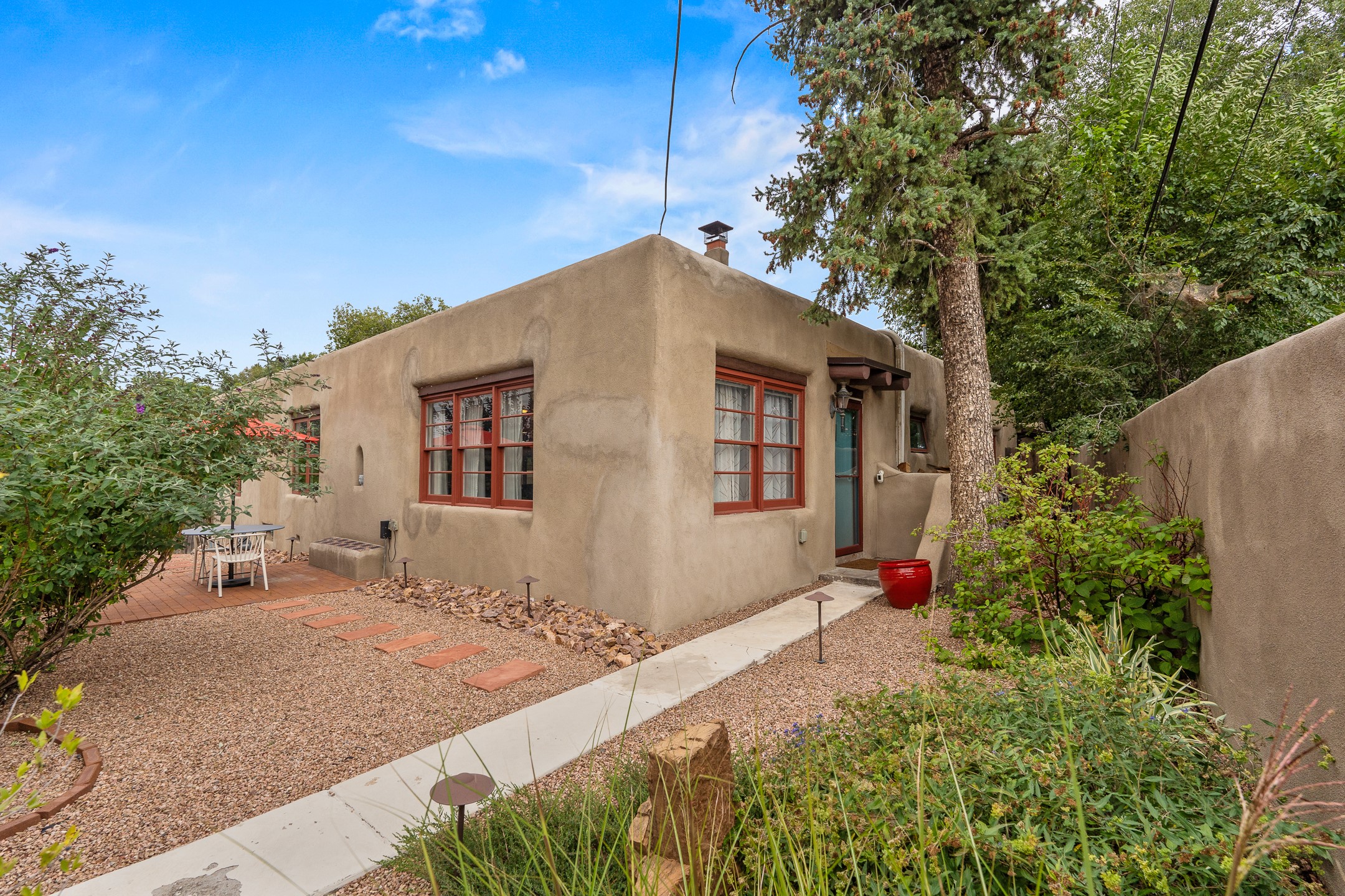 901 Galisteo