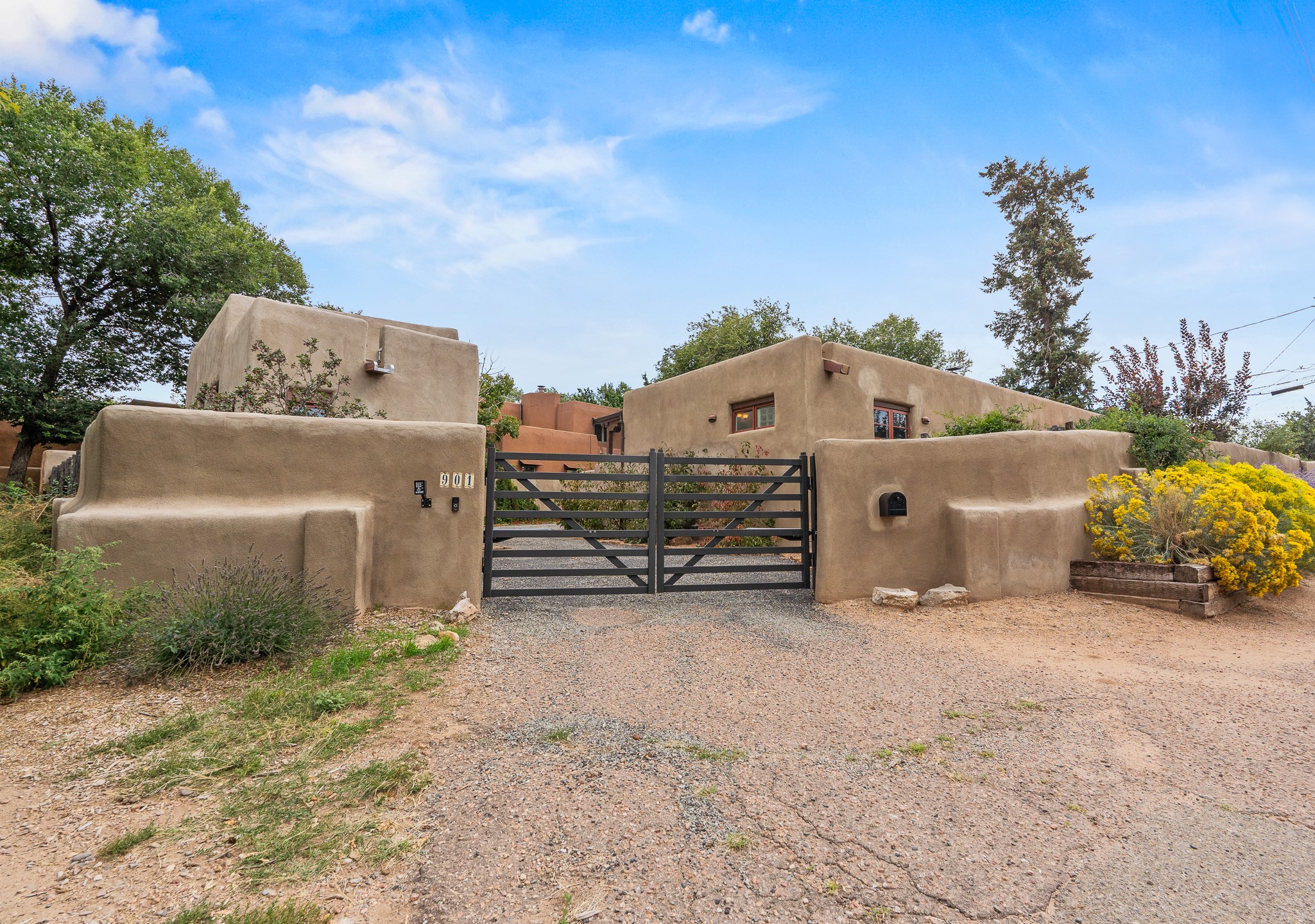 901 Galisteo