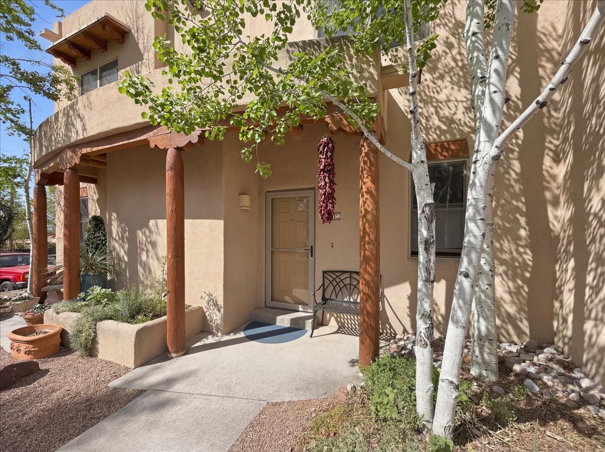601 San Mateo 200