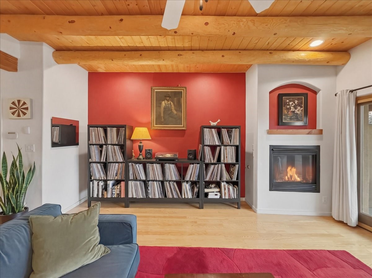 601 San Mateo 200