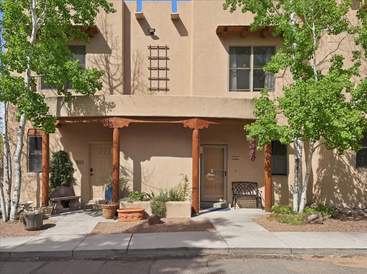 601 San Mateo 200