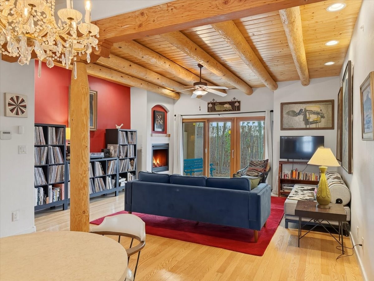601 San Mateo 200