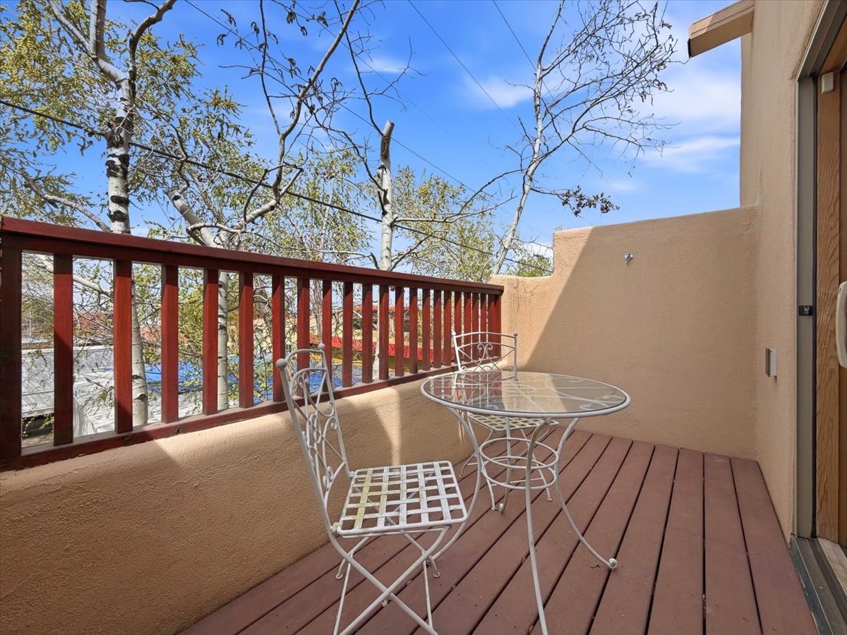 601 San Mateo 200
