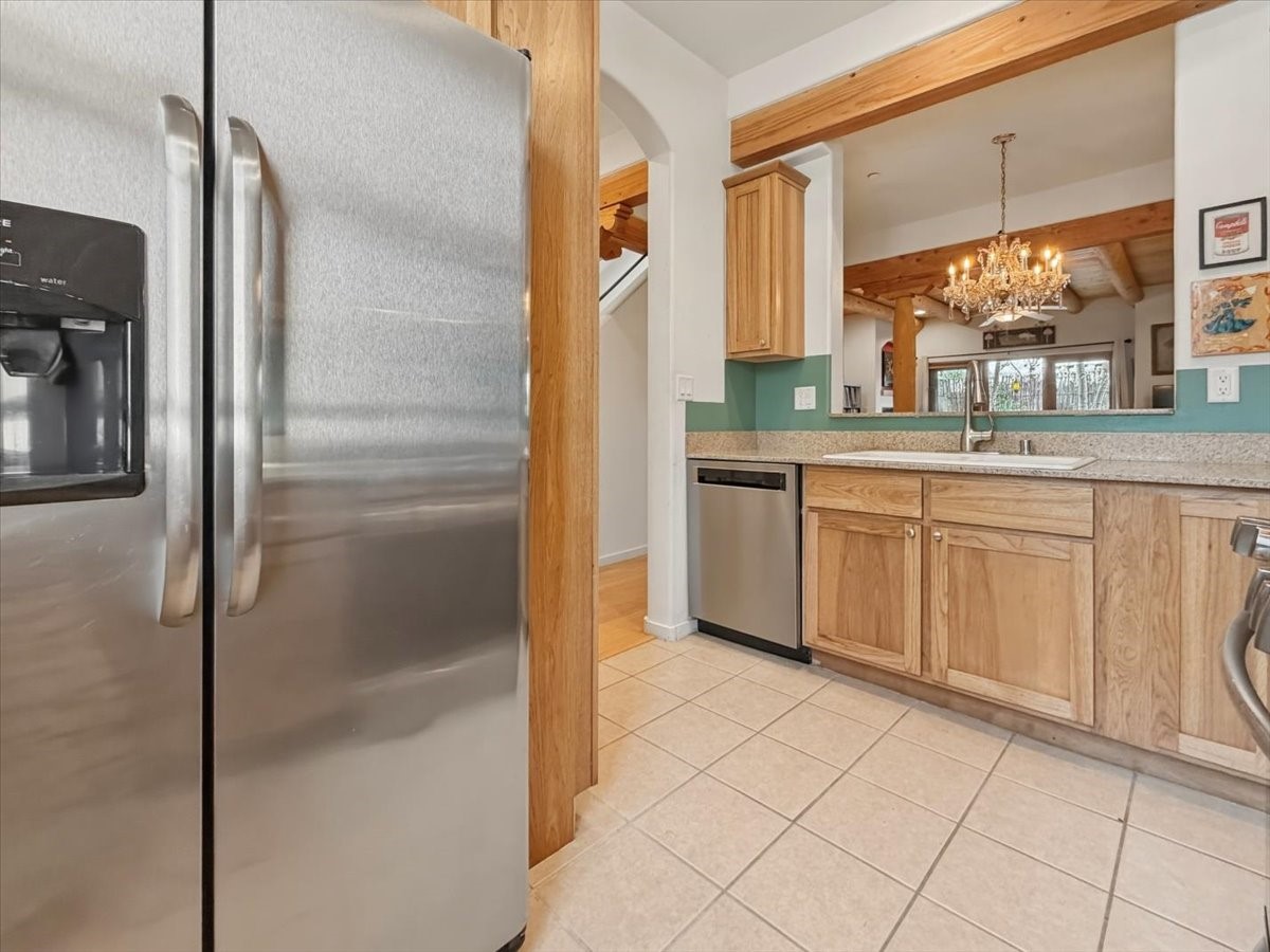 601 San Mateo 200