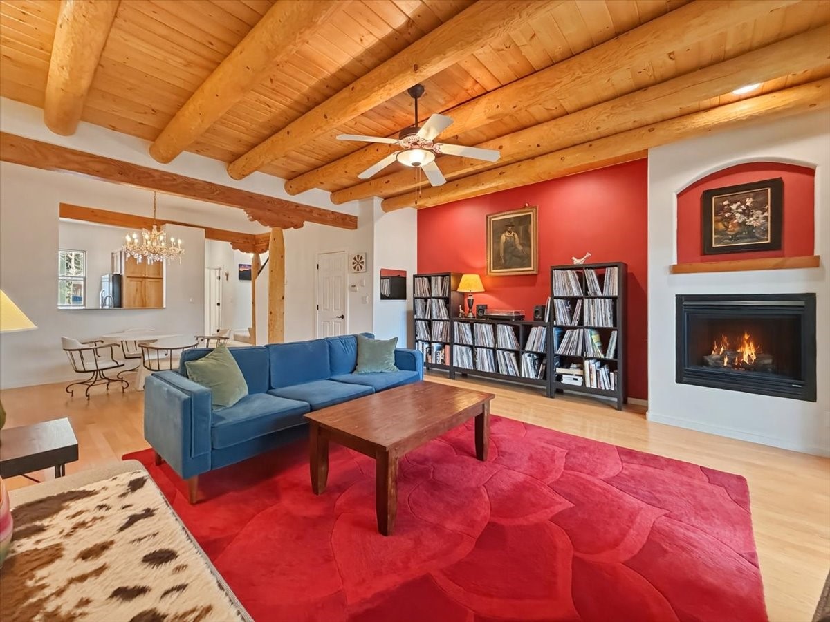 601 San Mateo 200