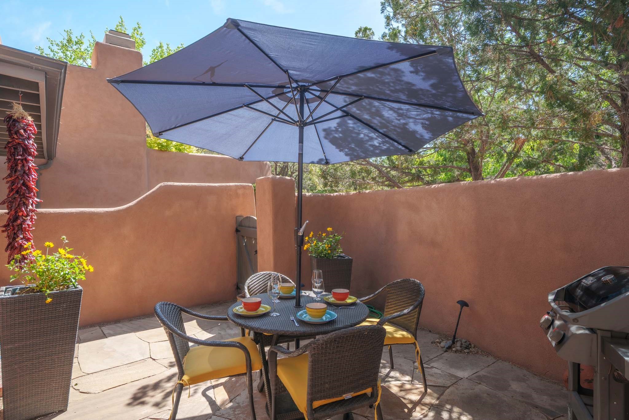 350 1/2 Calle Loma Norte