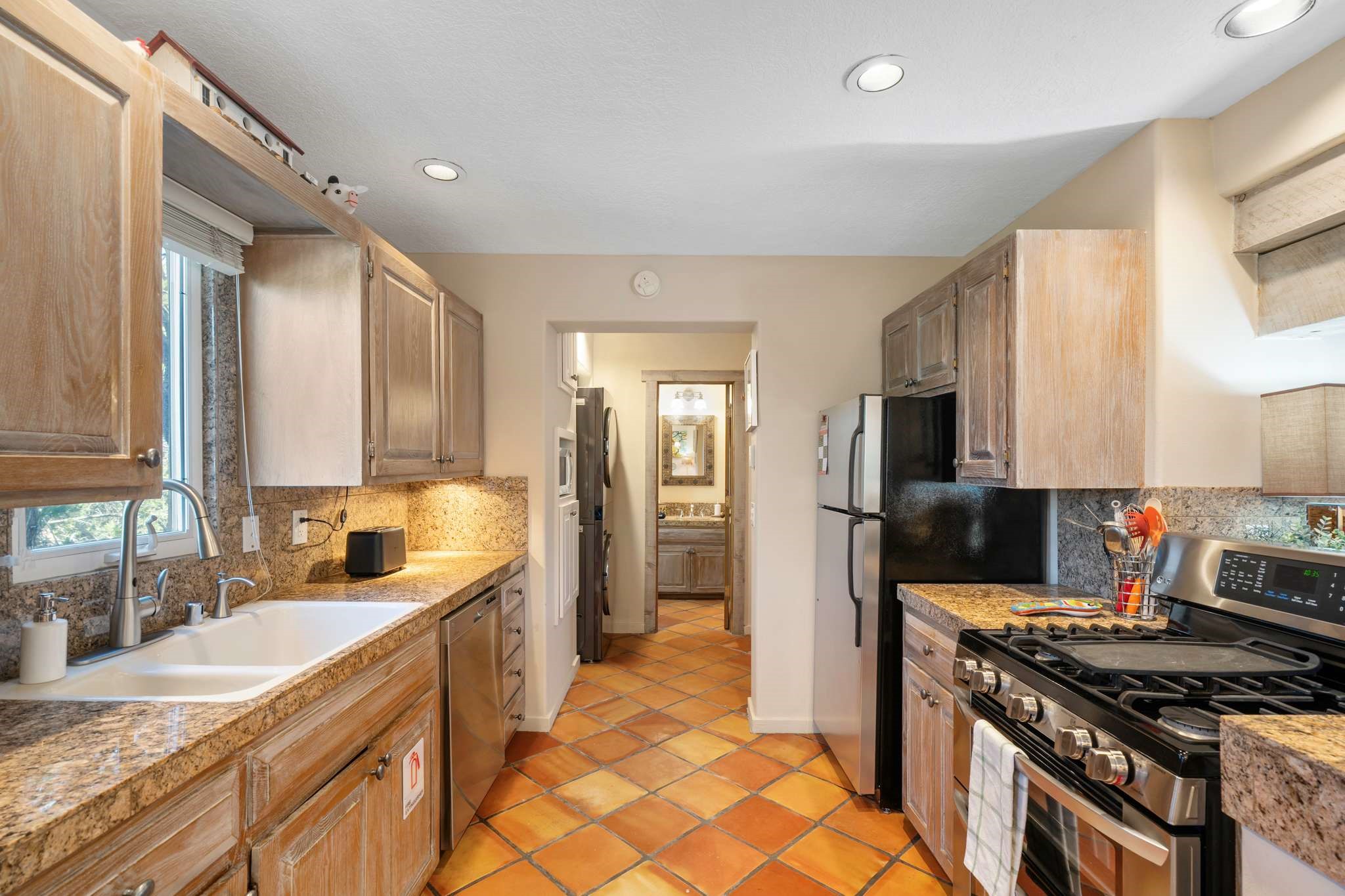 350 1/2 Calle Loma Norte