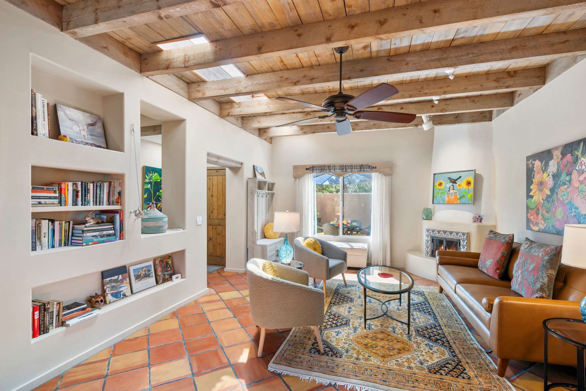 350 1/2 Calle Loma Norte