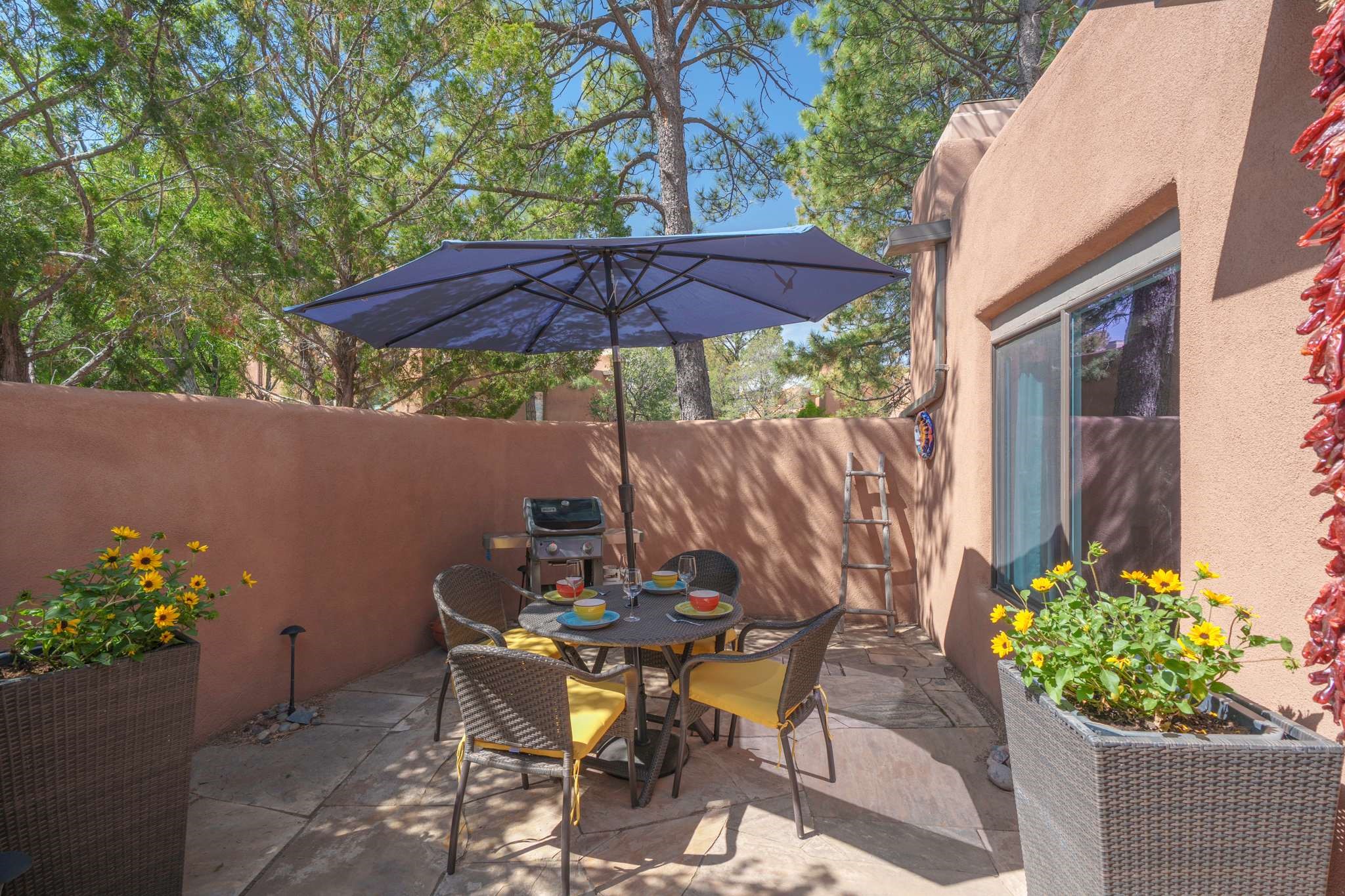 350 1/2 Calle Loma Norte