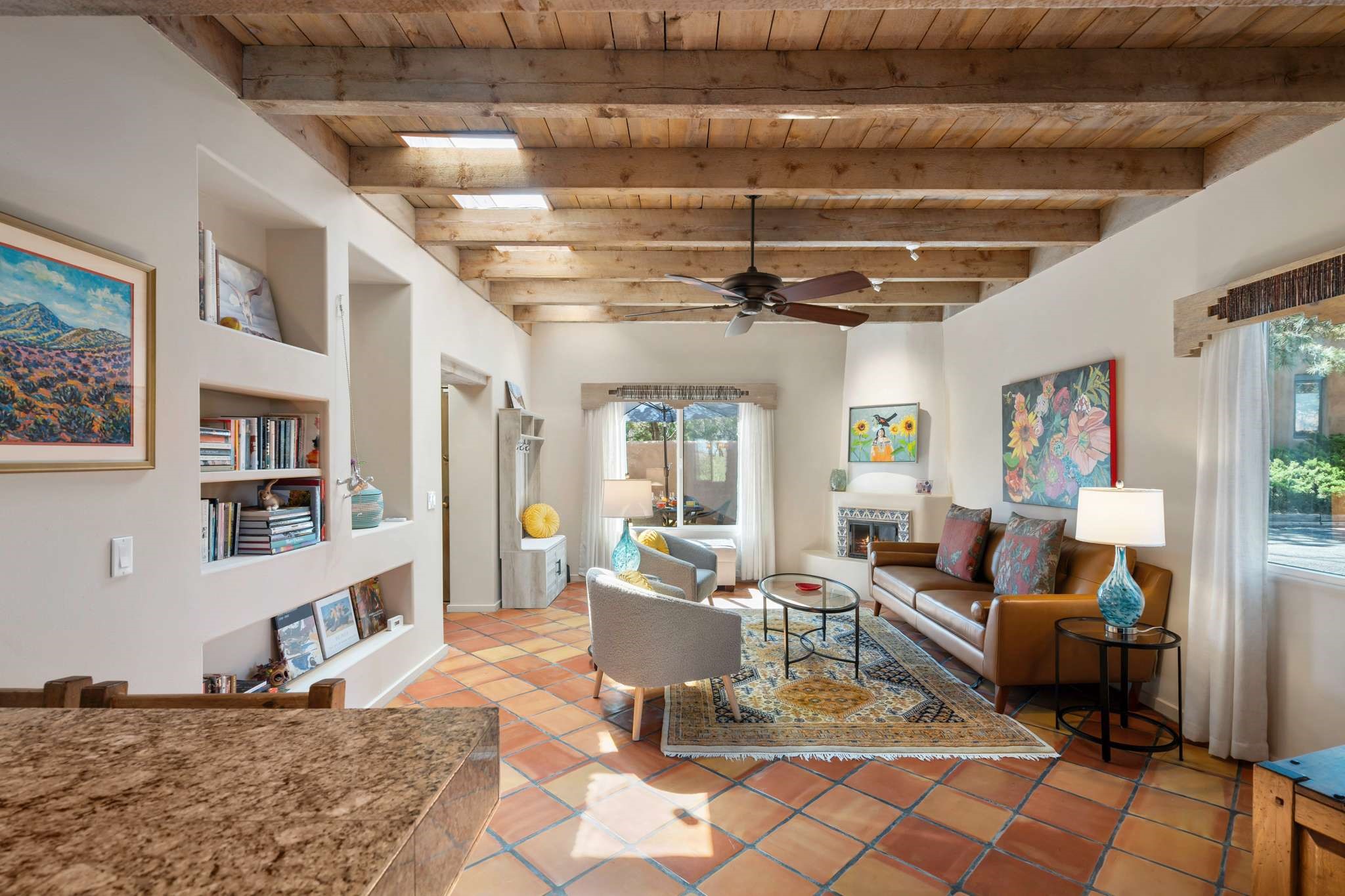 350 1/2 Calle Loma Norte