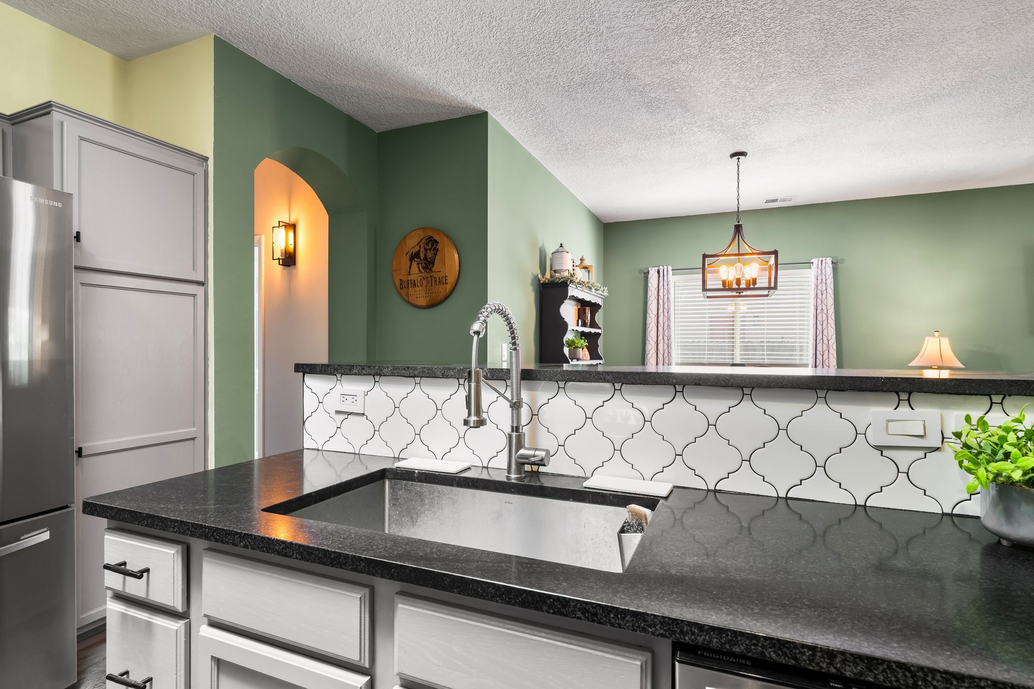 4453 Contenta Ridge