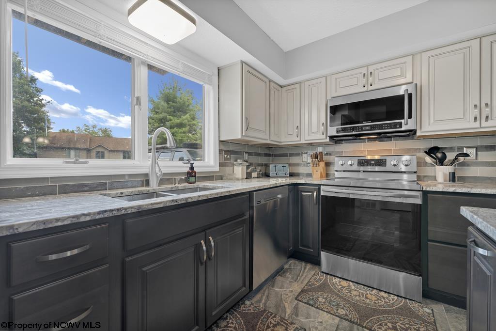 1028 Greystone Circle