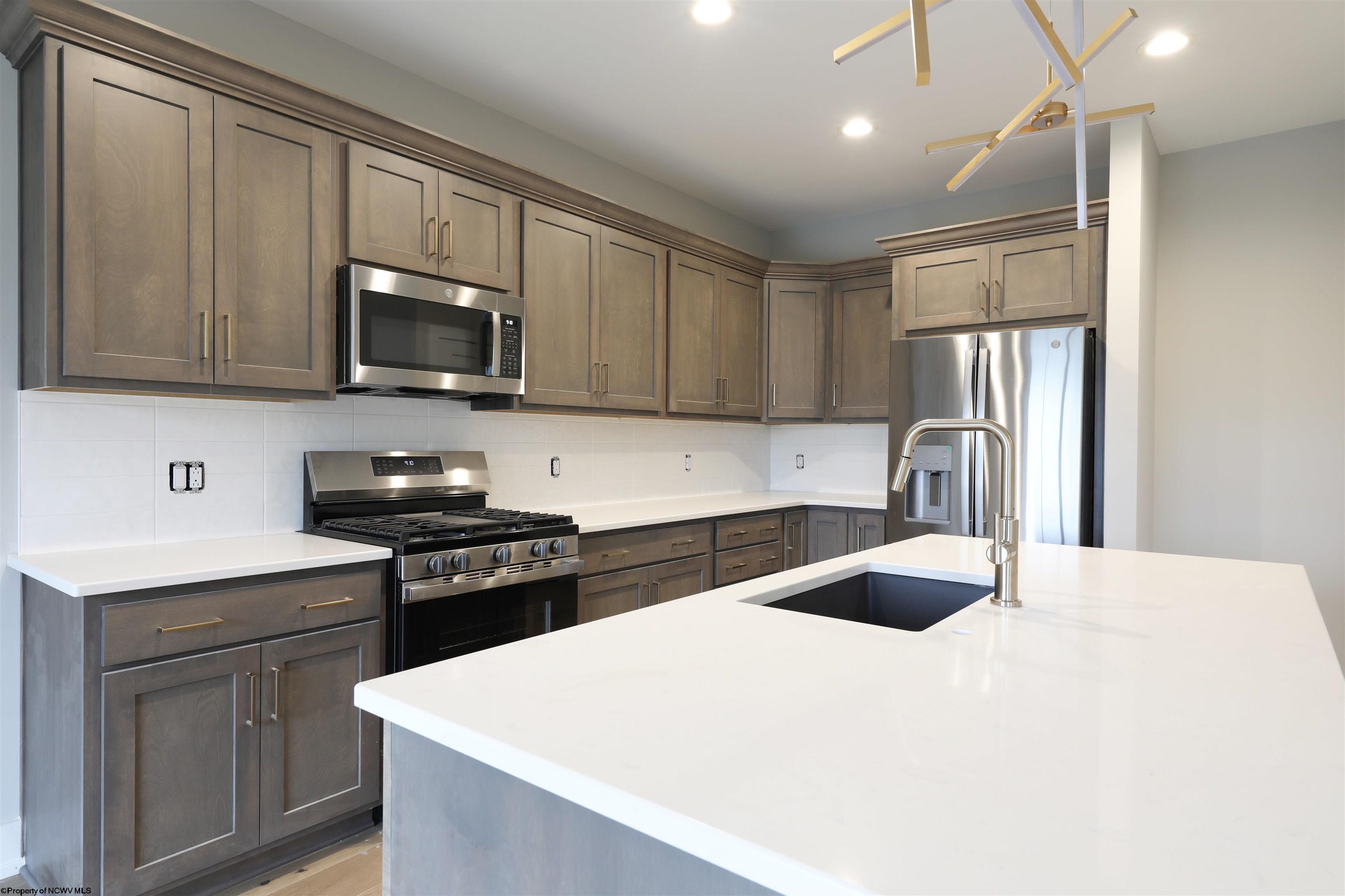 1639 Van Voorhis Road