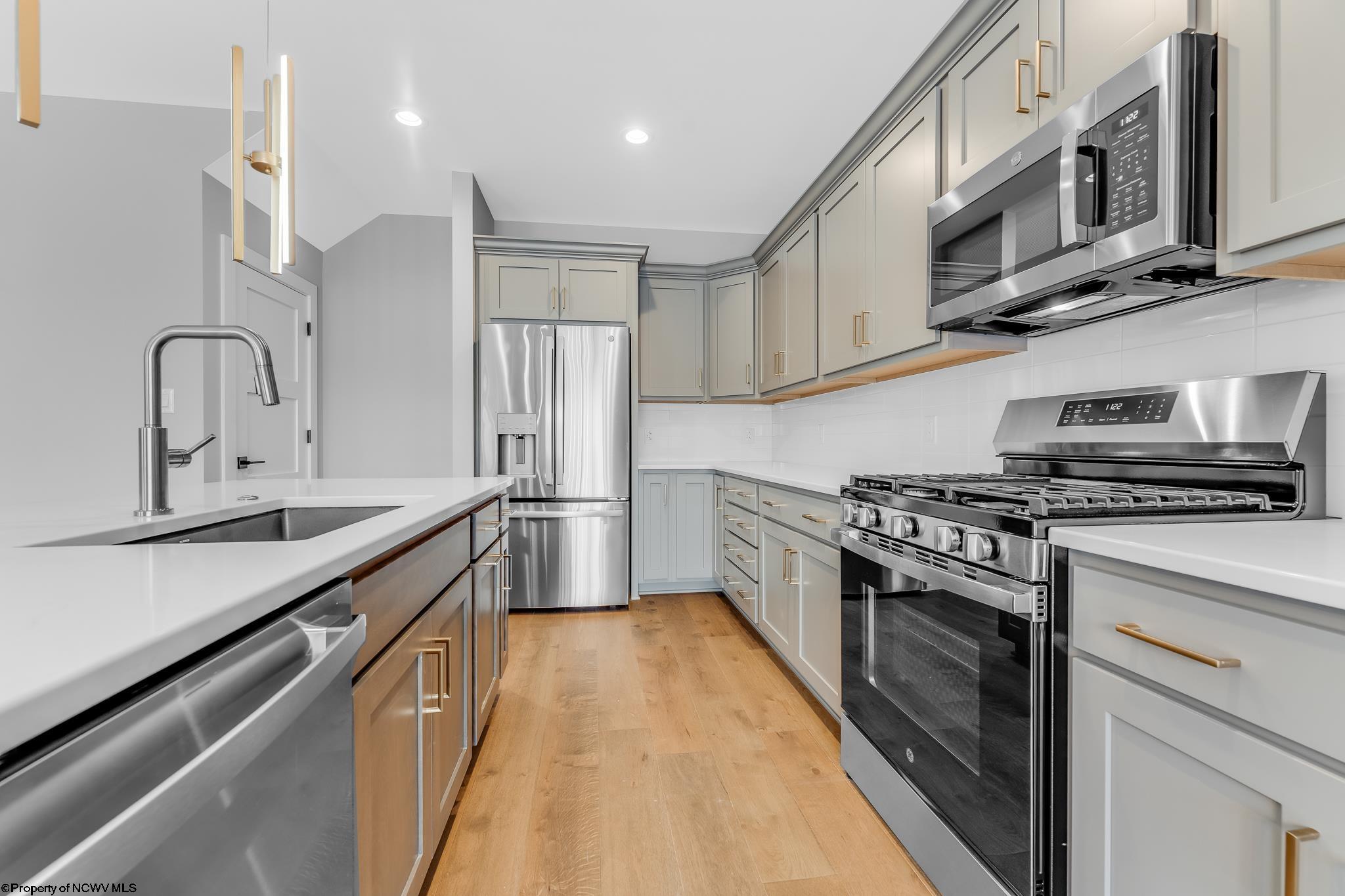 1639 Van Voorhis Road