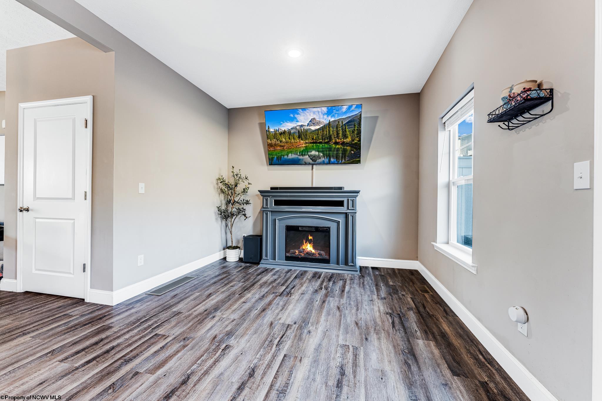 2044 Mountain Ash Lane