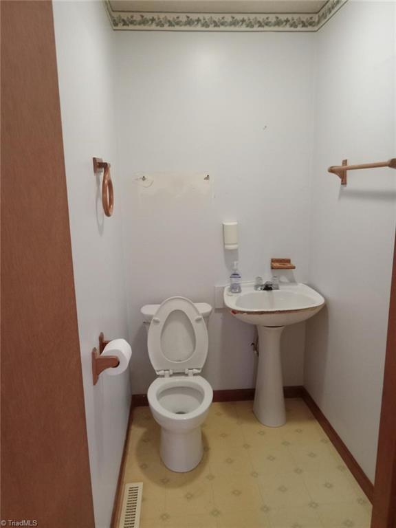 917 Lake Drive 9