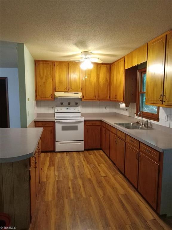 917 Lake Drive 9
