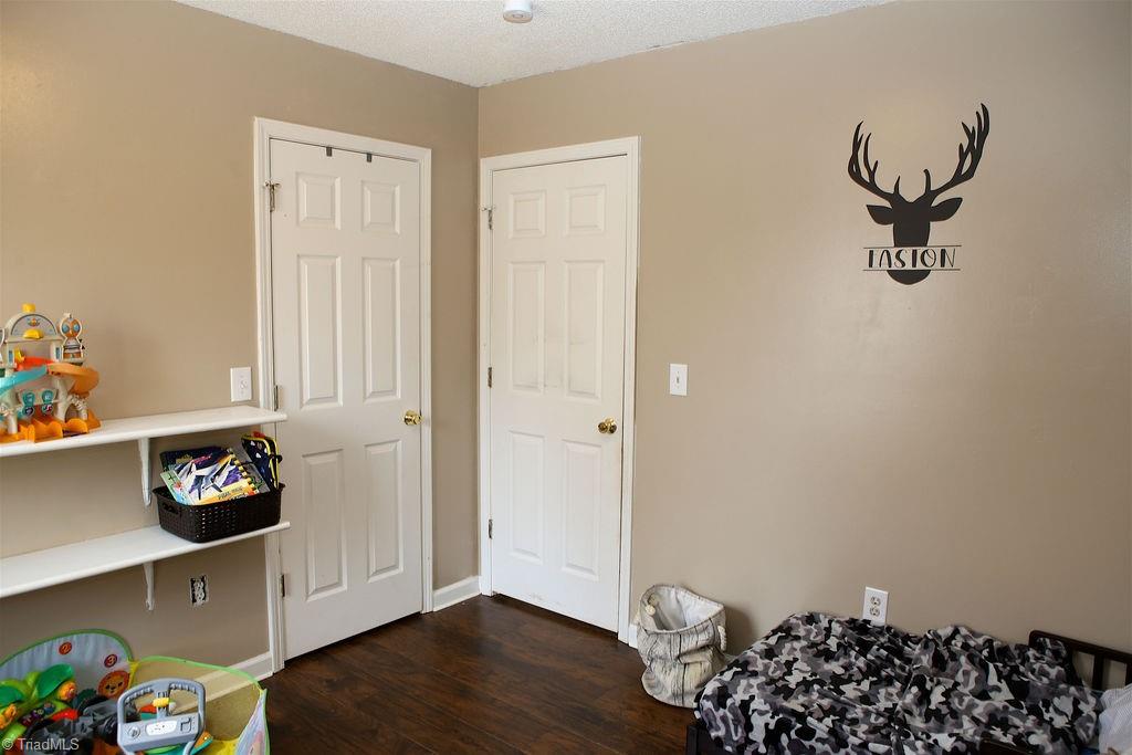 5 Stones Throw Court
