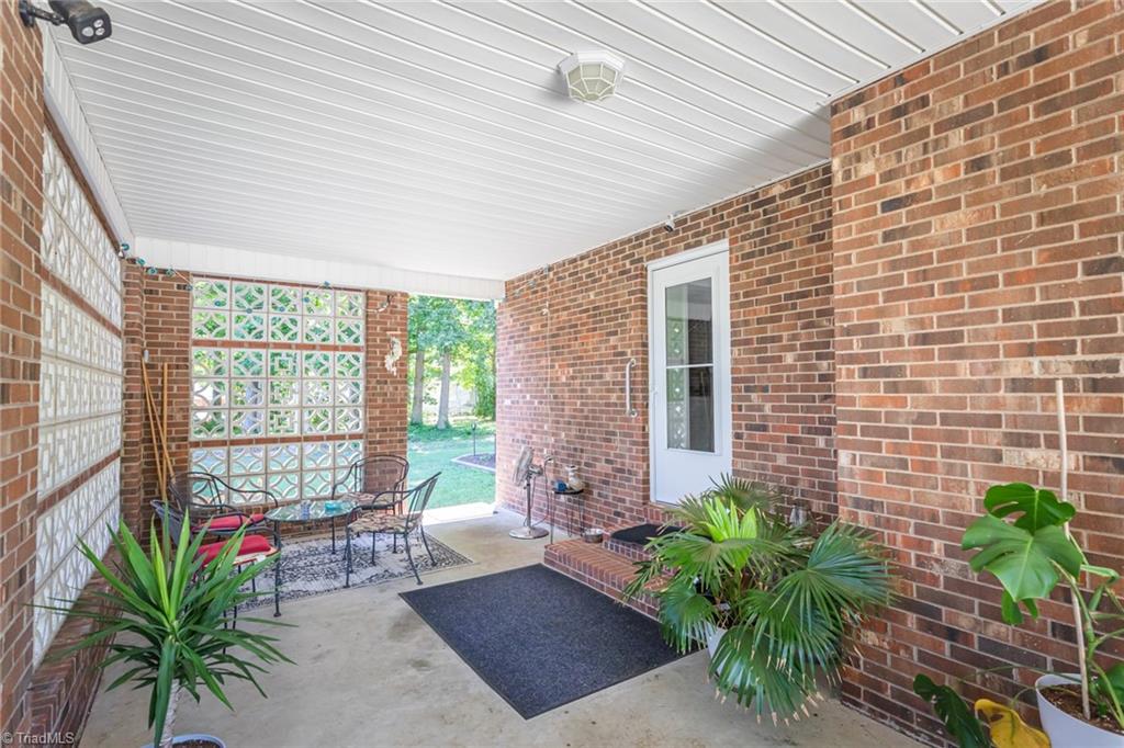 1001 Springwood Lane