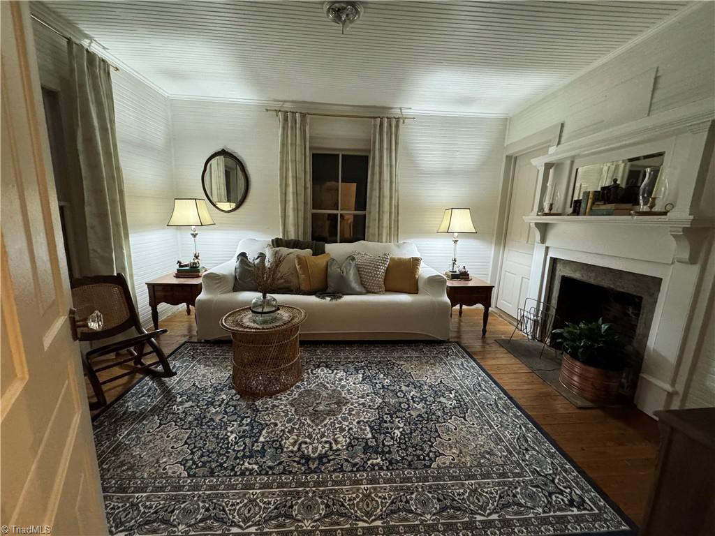 216 2nd Street